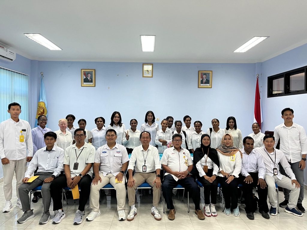 Pelepasan Mahasiswa PPL Prodi Pendidikan Kepelatihan Olahraga FIK Uncen